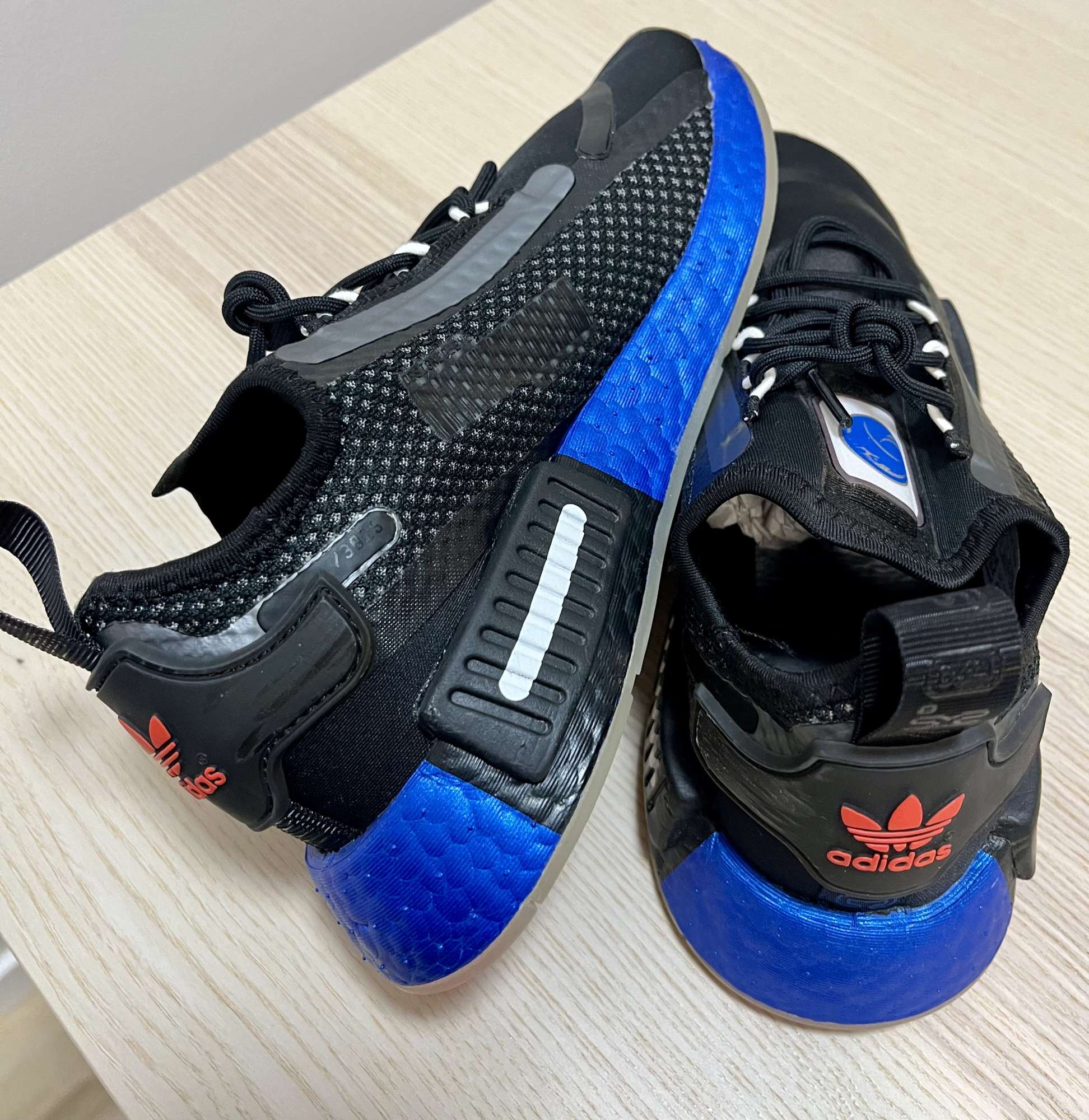 Tenisky Adidas NMD R1 Spectoo 36,5