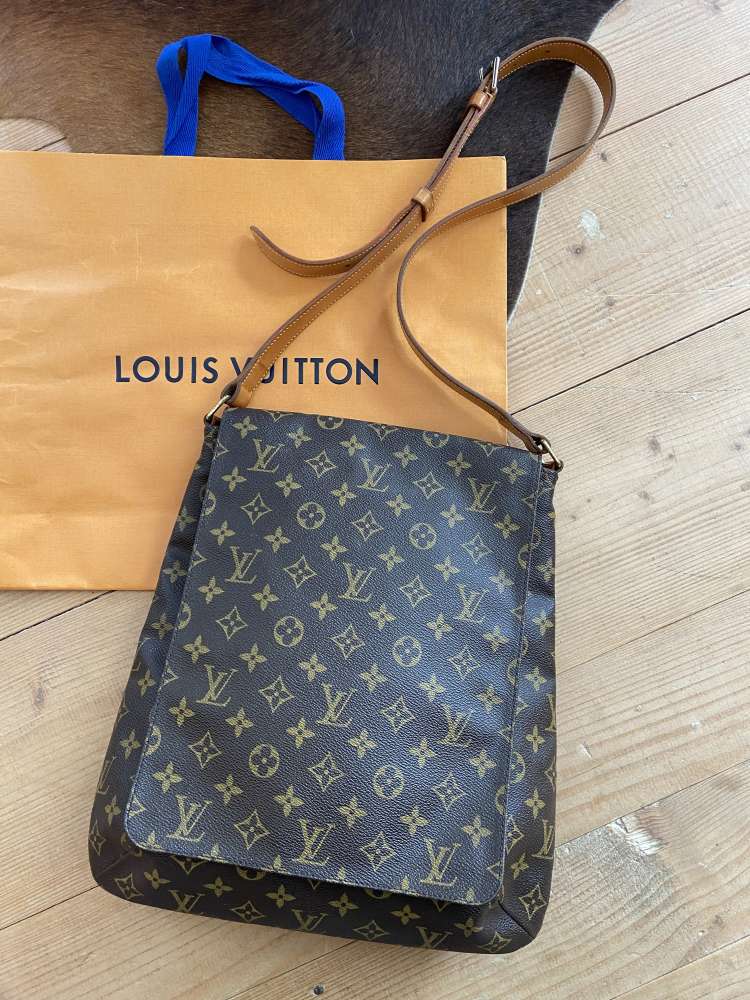 Louis Vuitton Salsa messenger