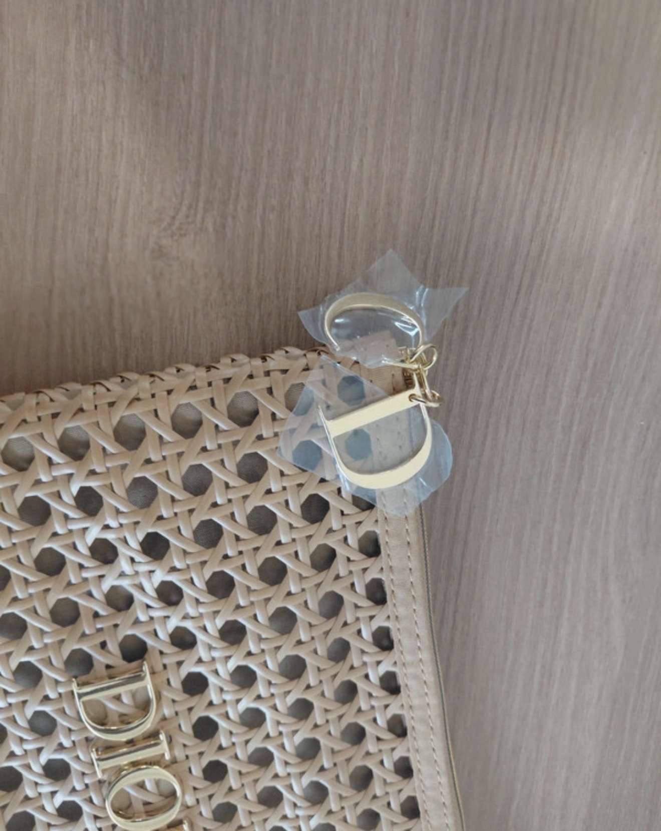 Dior clutch bez kozmetiky