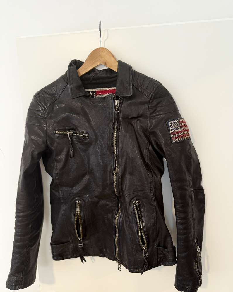 True Religion kožená bunda