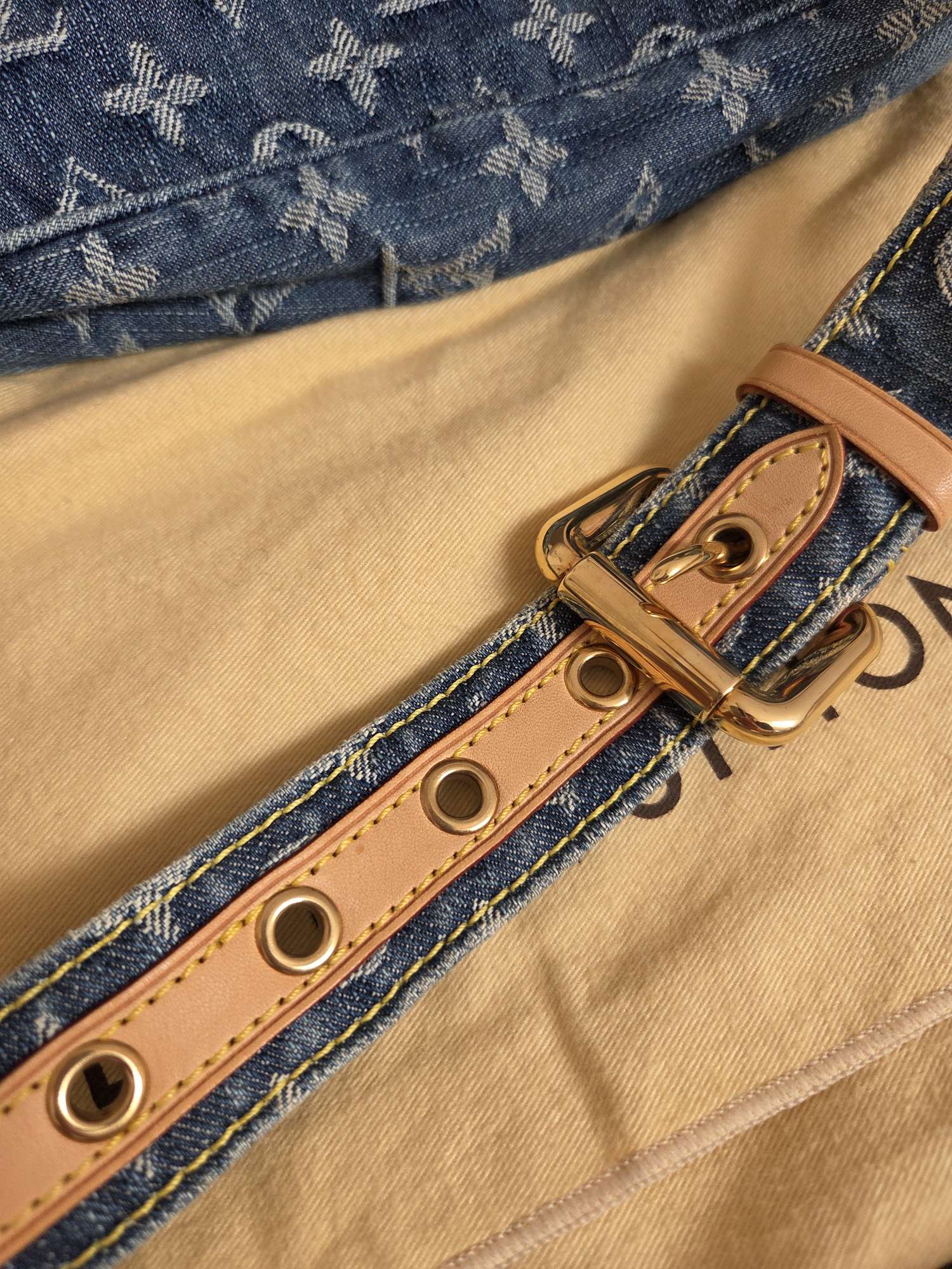 Louis Vuitton denim belt bag iba skladovaná