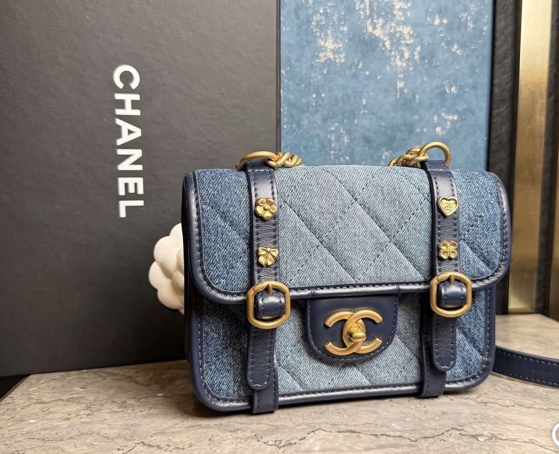 Chanel flap