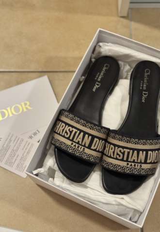 https://vipluxury.sk/dior šľapky