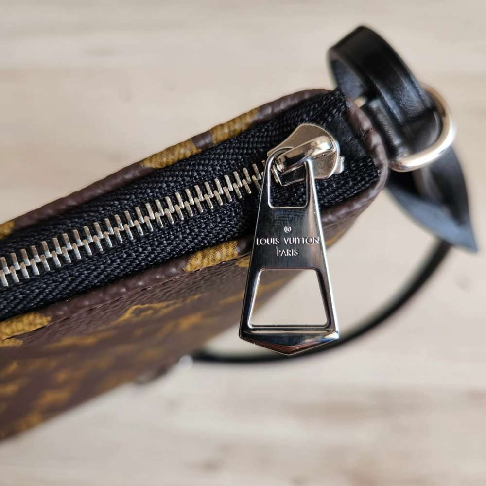 Louis Vuitton Clutch