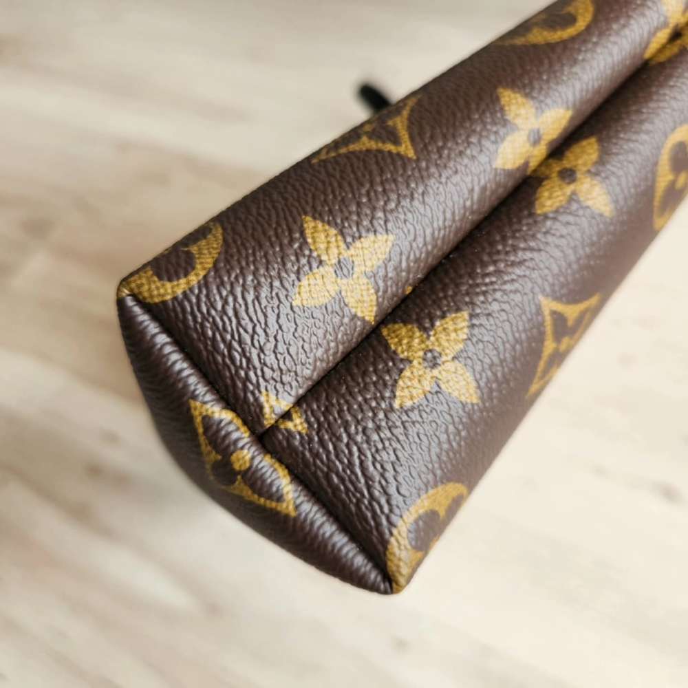 Louis Vuitton Clutch