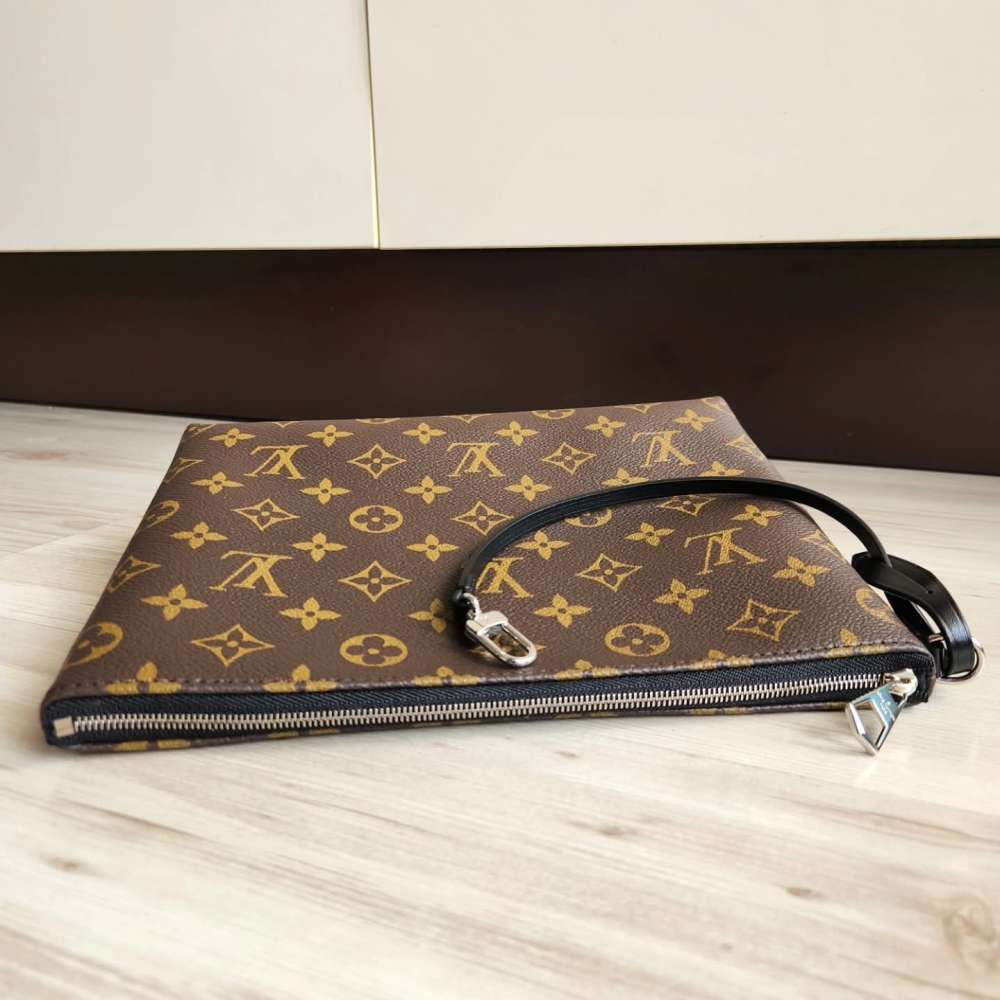 Louis Vuitton Clutch