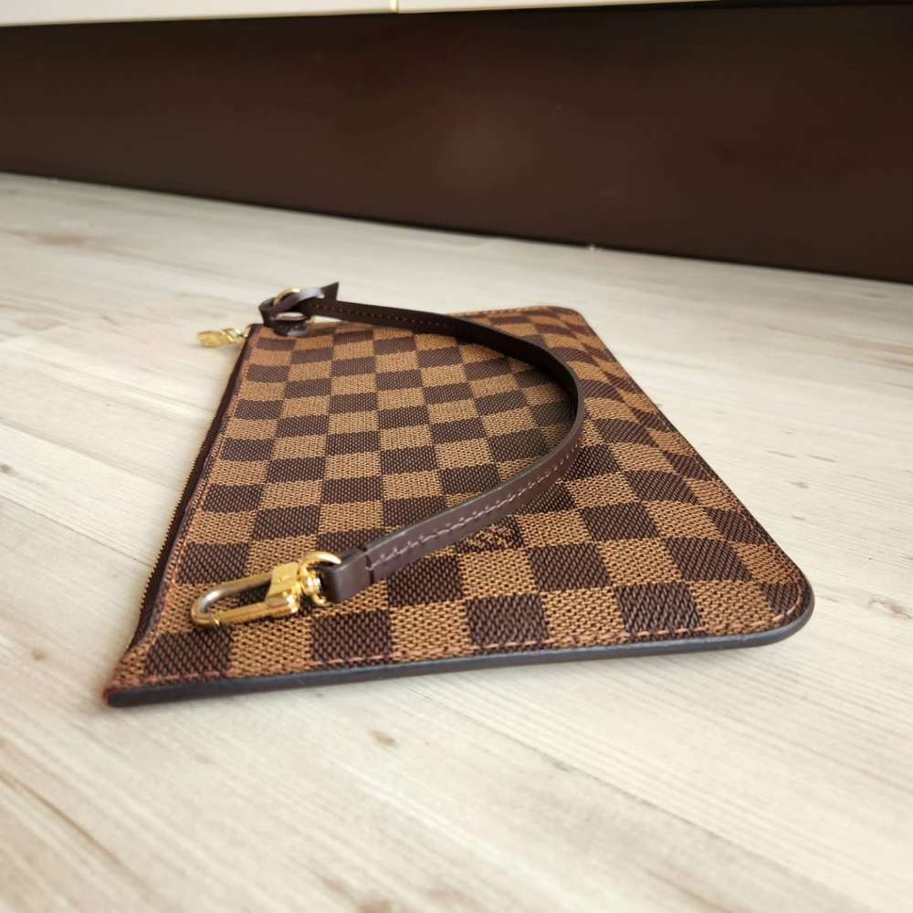 Louis Vuitton Clutch Damier Ebene
