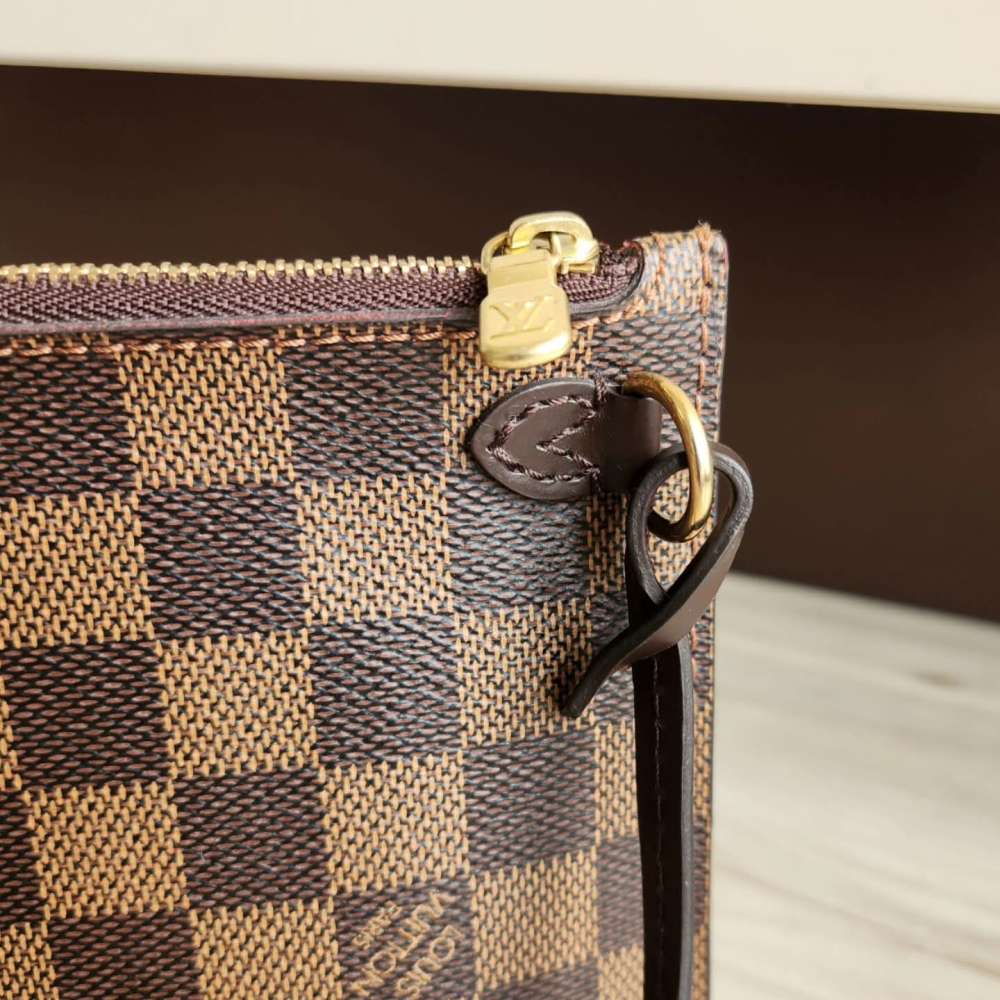 Louis Vuitton Clutch Damier Ebene