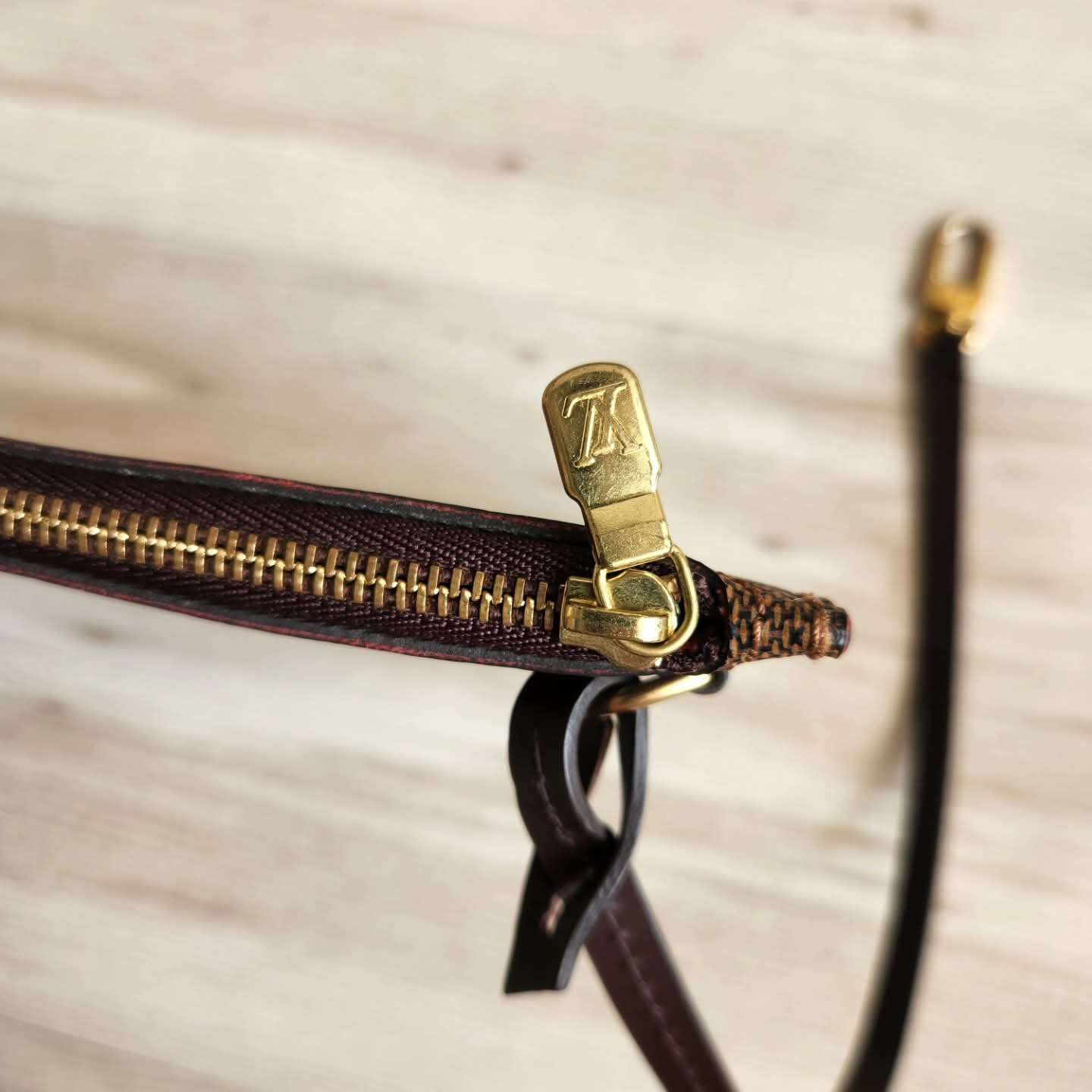 Louis Vuitton Clutch Damier Ebene