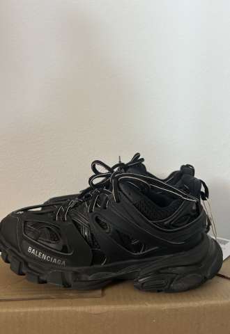 https://vipluxury.sk/Balenciaga track