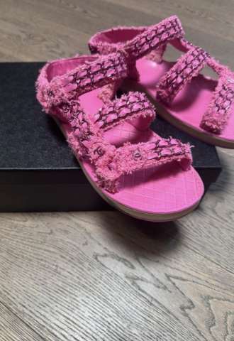https://vipluxury.sk/Chanel sandalky