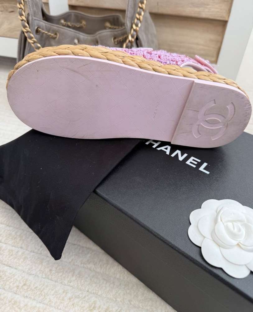 Chanel sandalky