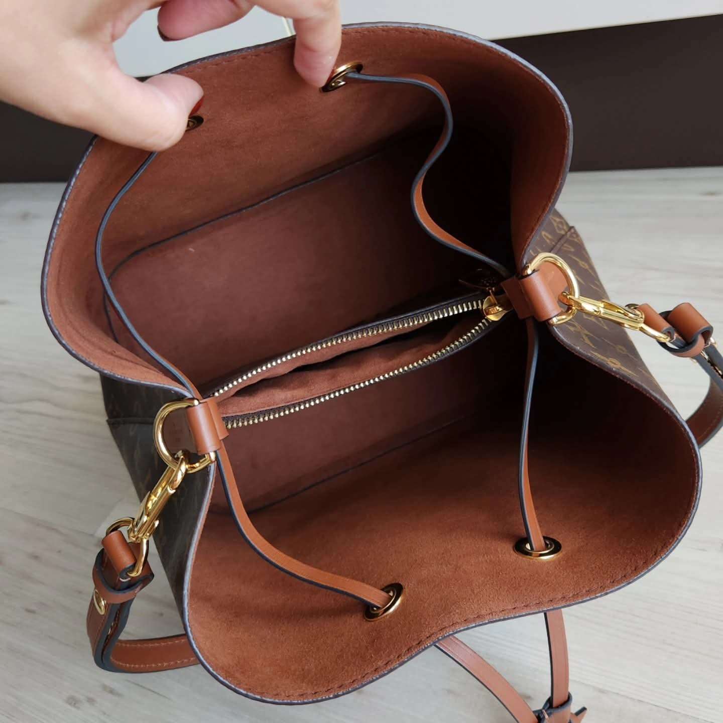 Louis Vuitton NeoNoe