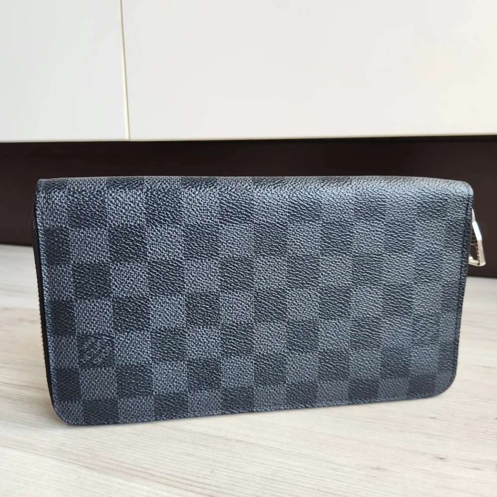 Louis Vuitton Zippy Organizer