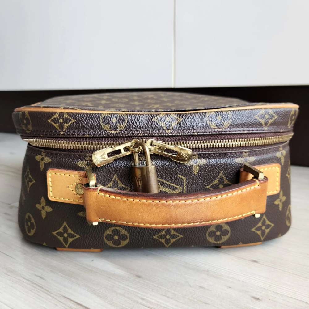 Louis Vuitton Packall