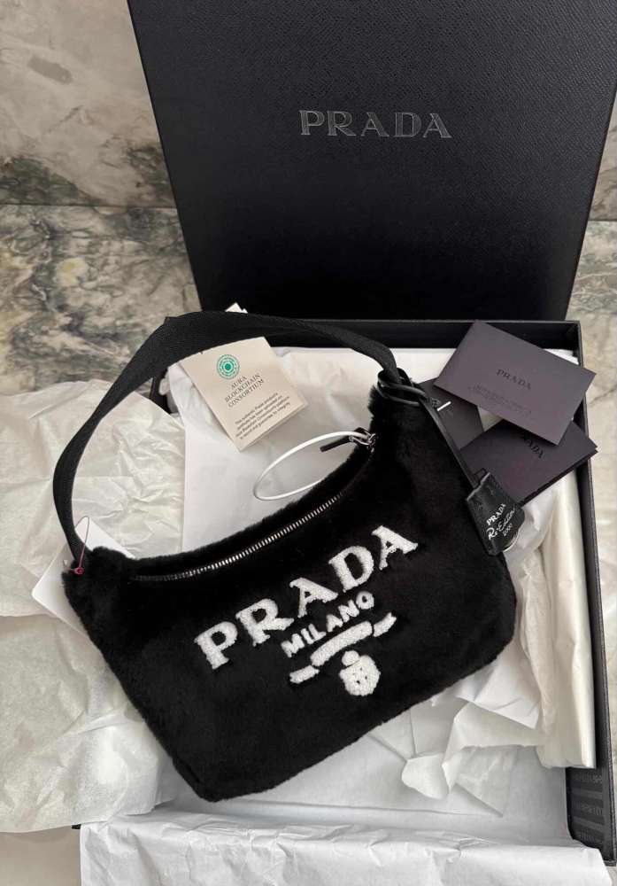 Prada kabelka