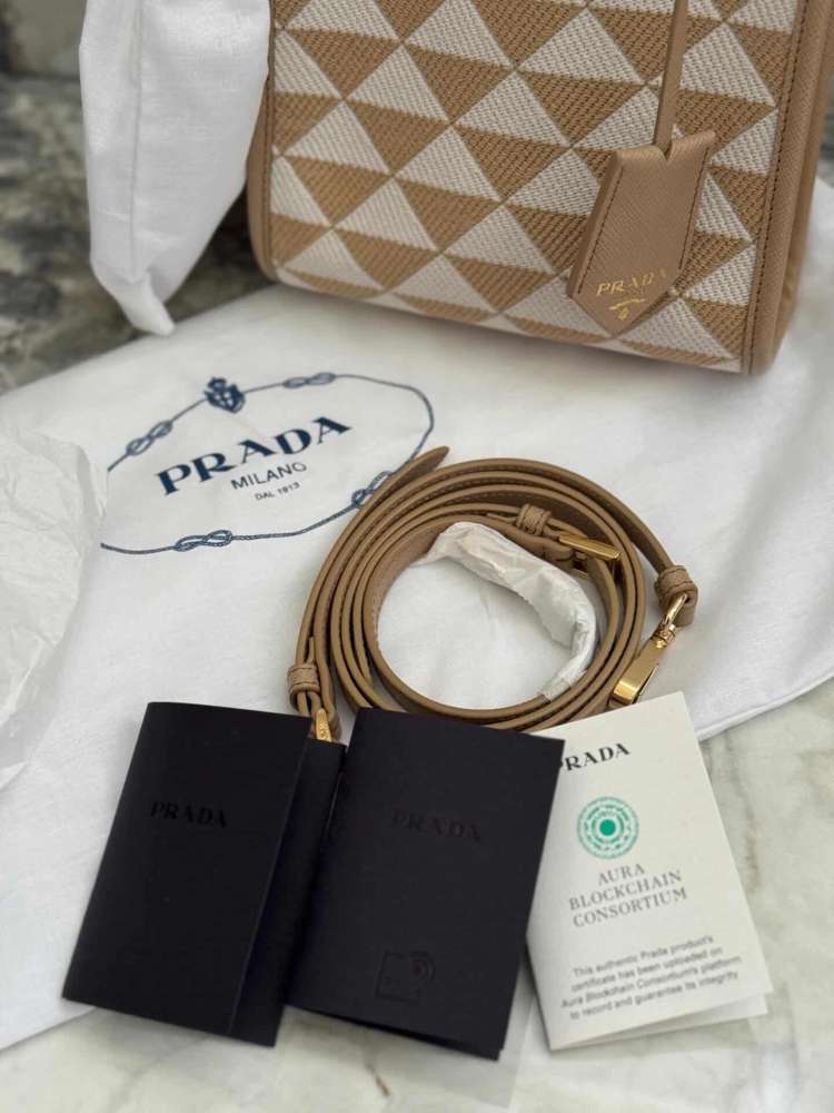 Prada kabelka + strap