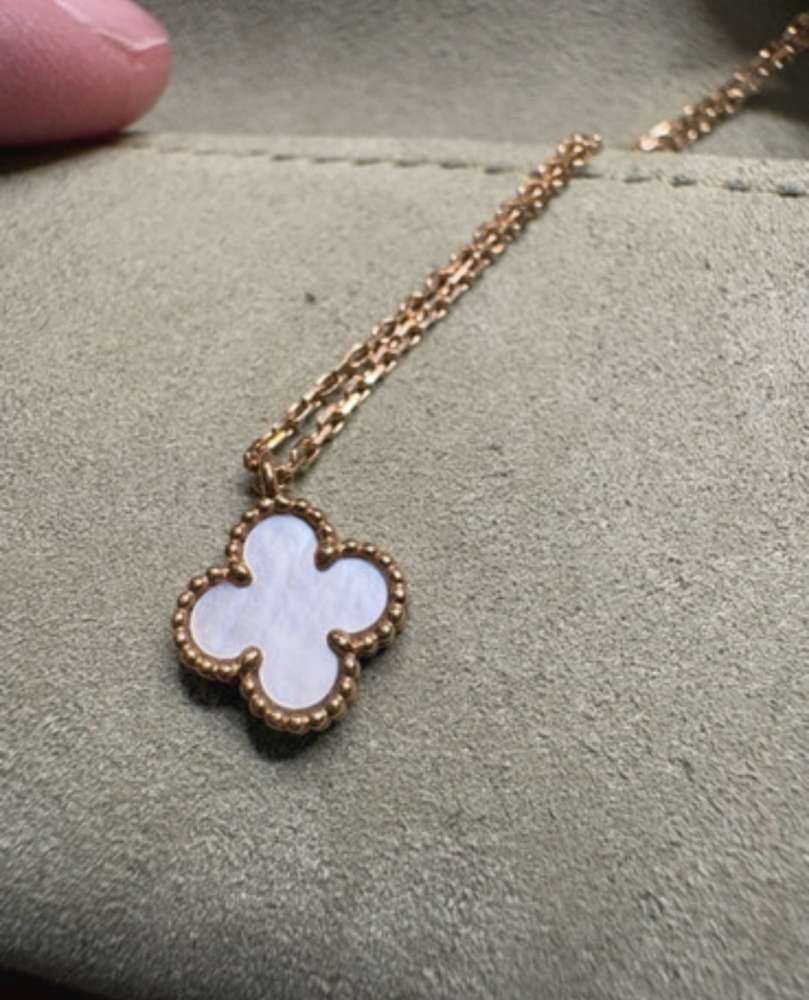 Van Cleef arpels nahrdelnik
