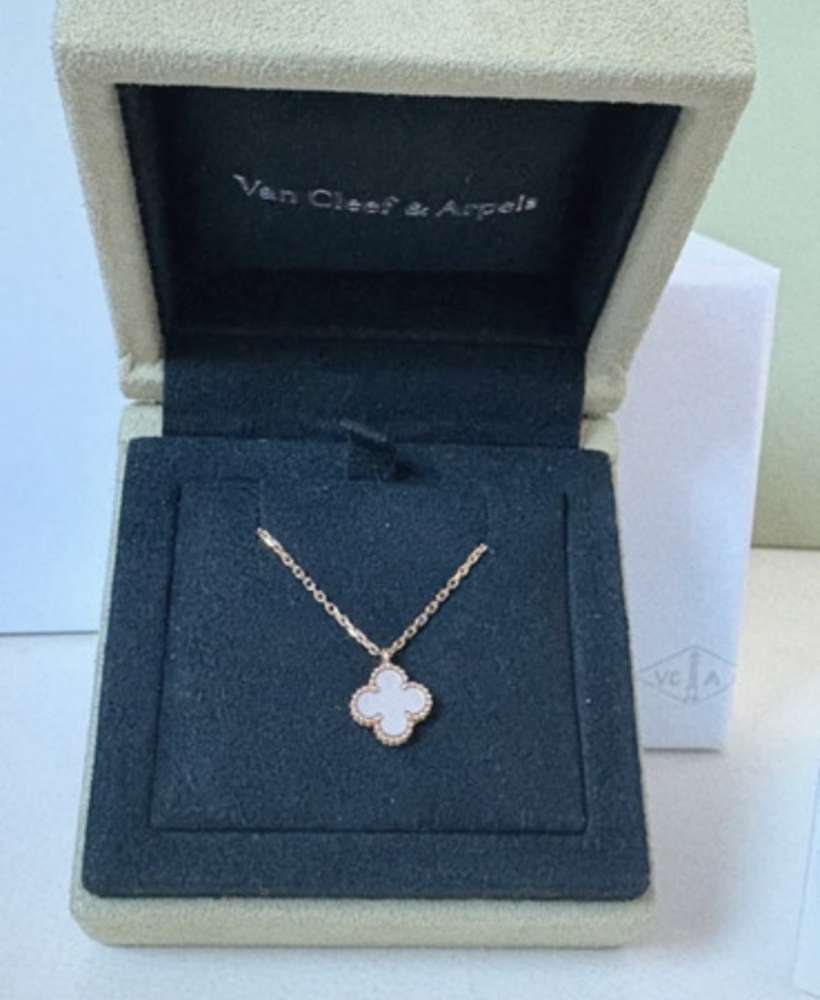 Van Cleef arpels nahrdelnik
