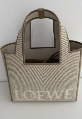 https://vipluxury.sk/LOEWE shopperka