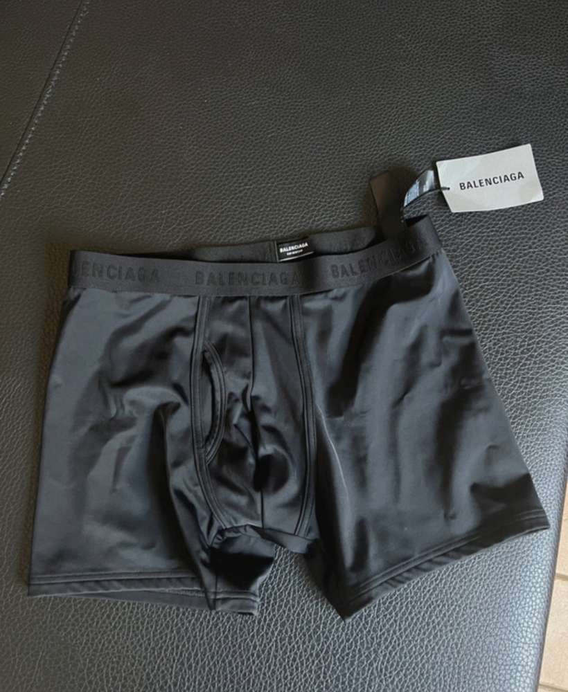Balenciaga šortky