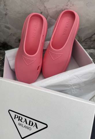 https://vipluxury.sk/Prada