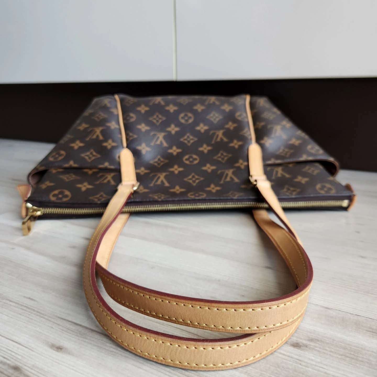 Louis Vuitton Totally PM