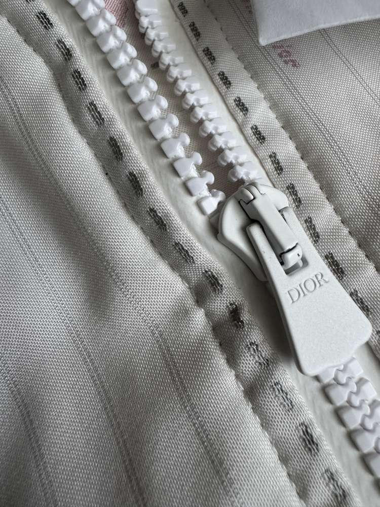 Dior bundička