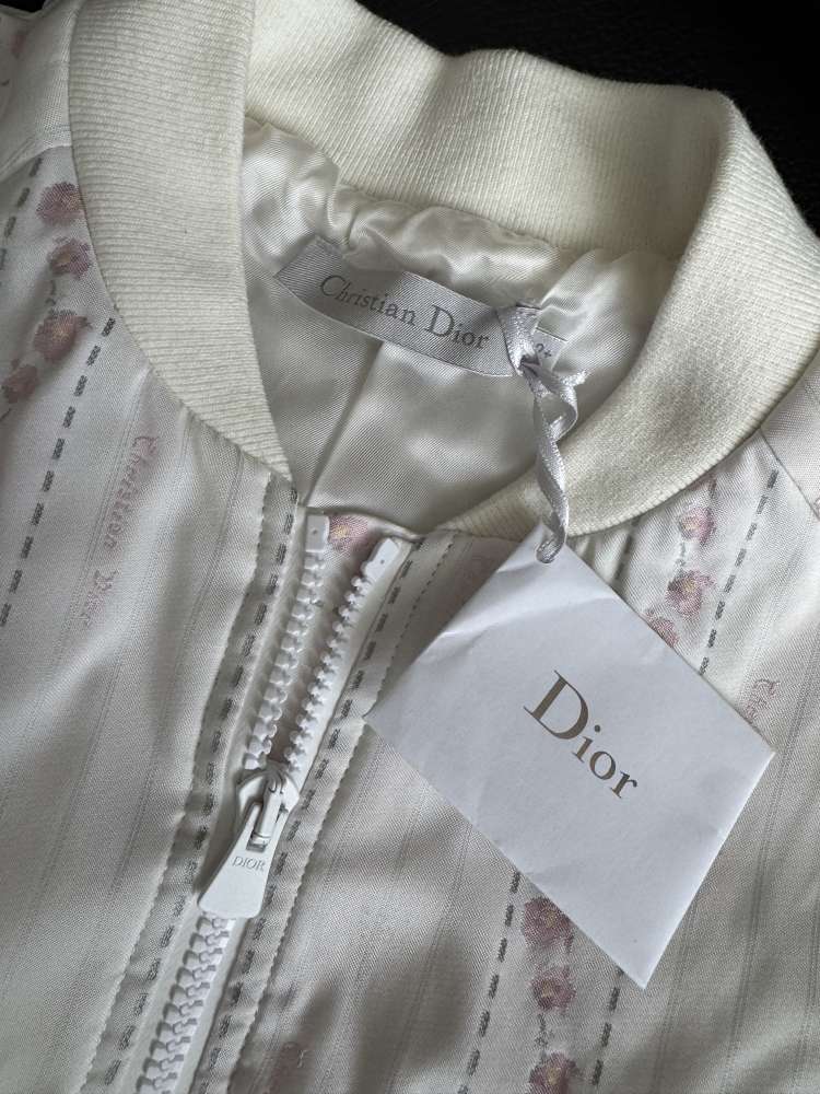 Dior bundička