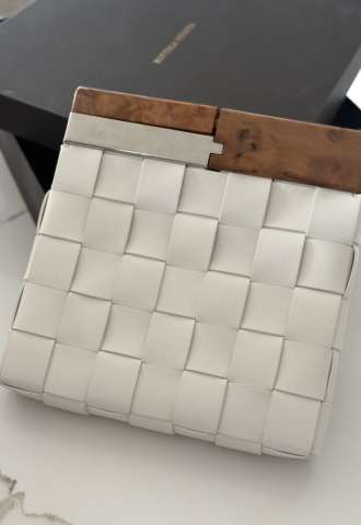 https://vipluxury.sk/Bottega Veneta clutch bag