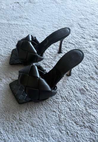 https://vipluxury.sk/Bottega Veneta šľapky