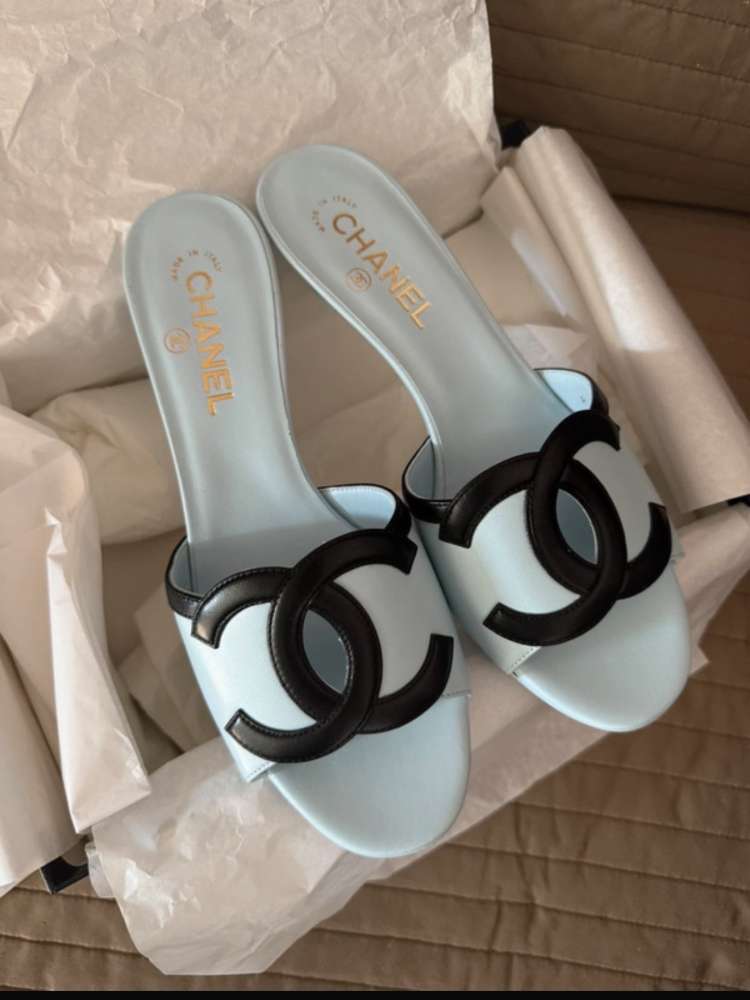 Chanel sandalky