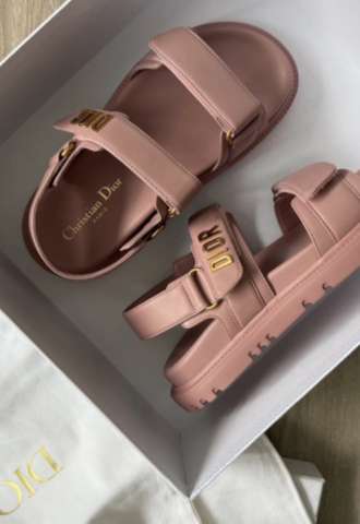 https://vipluxury.sk/Dior sandalky