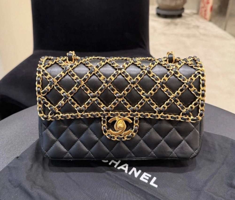 Chanel flap medium