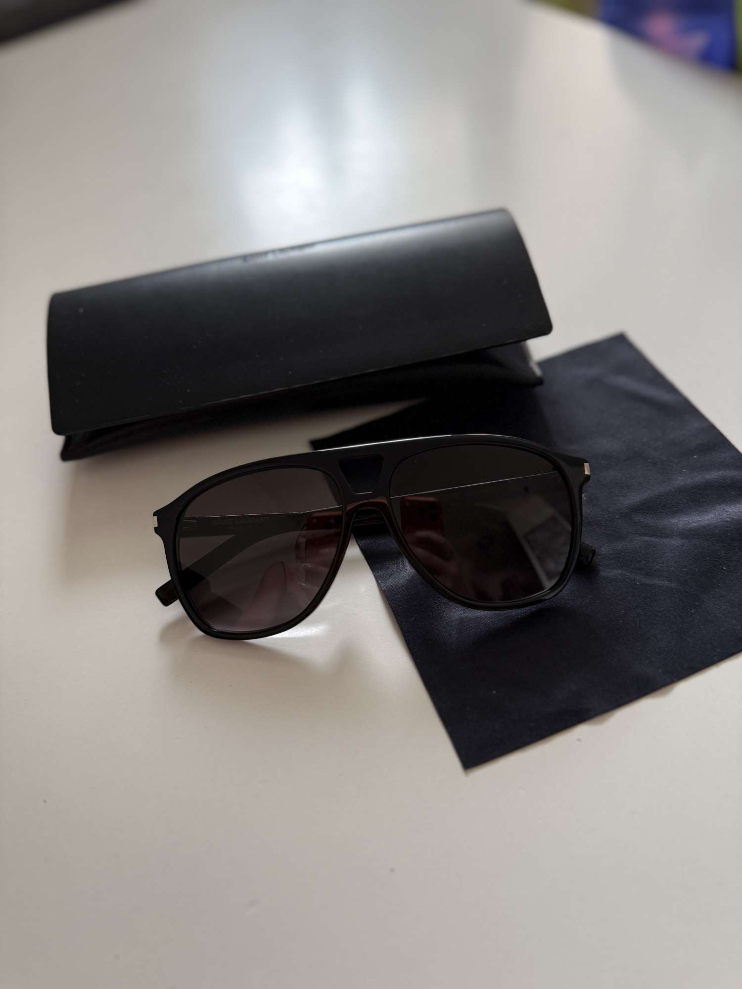 Slnečné okuliare Saint Laurent