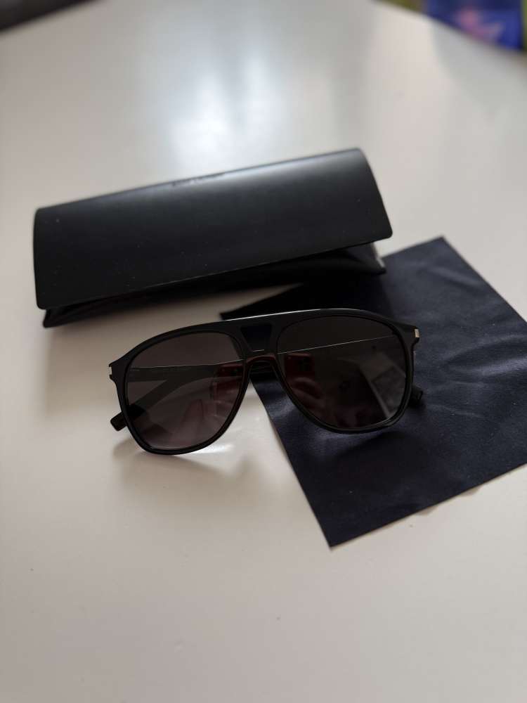 Slnečné okuliare Saint Laurent