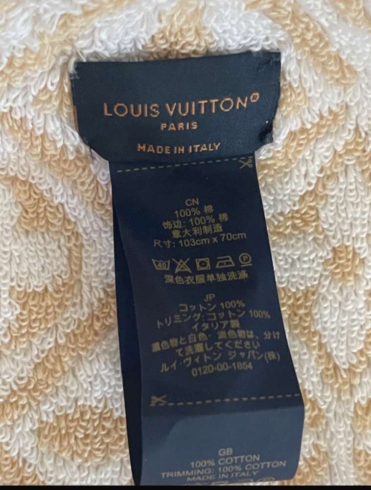 Louis Vuitton pončo