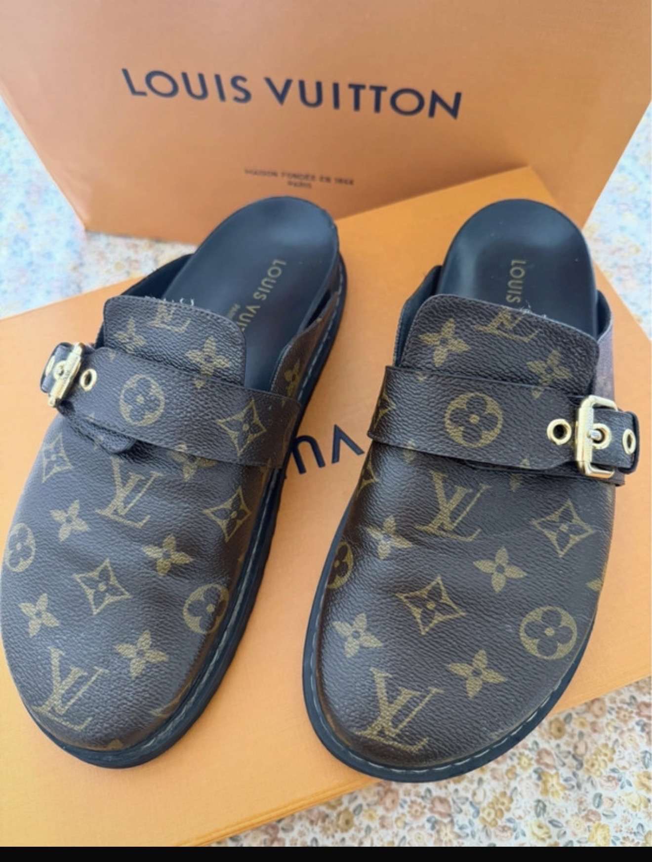 Louis Vuitton šľapky