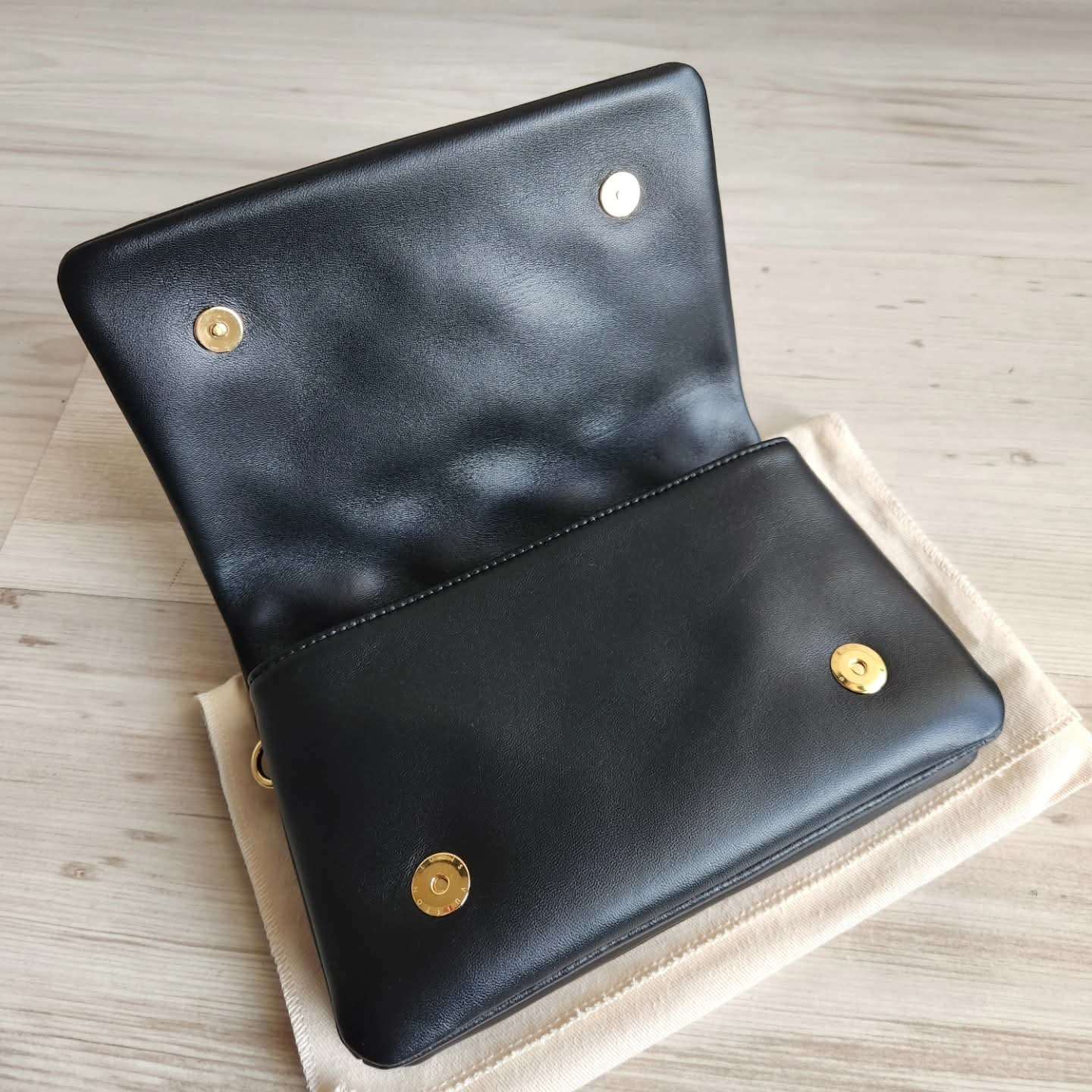 Louis Vuitton Coussin