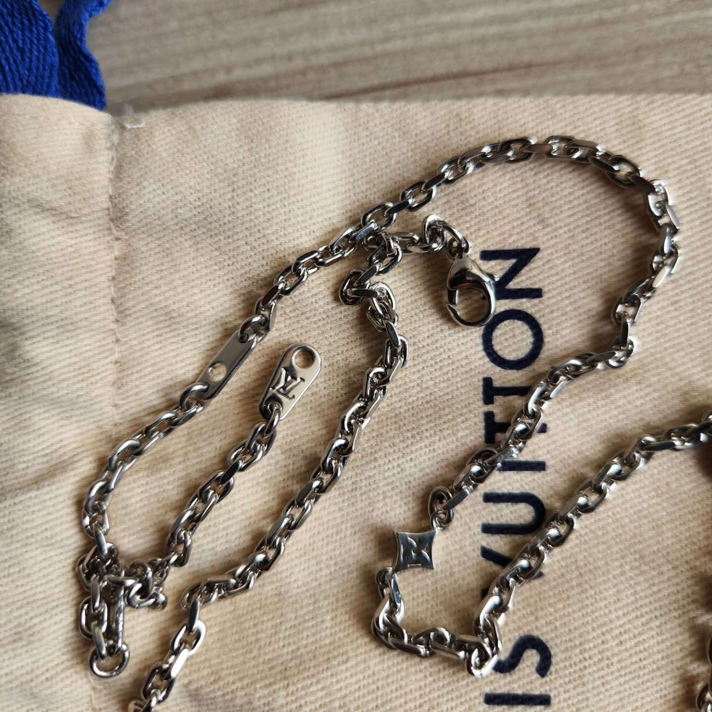 Louis Vuitton Nahrdenik