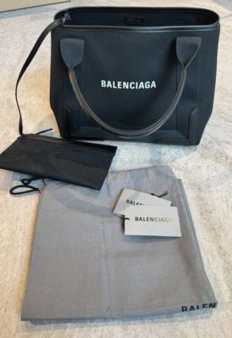 https://vipluxury.sk/Balenciaga kabelka