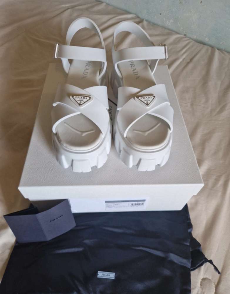 Prada sandalky