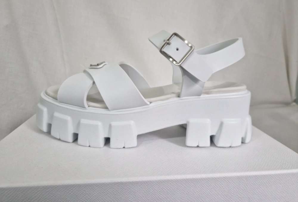 Prada sandalky