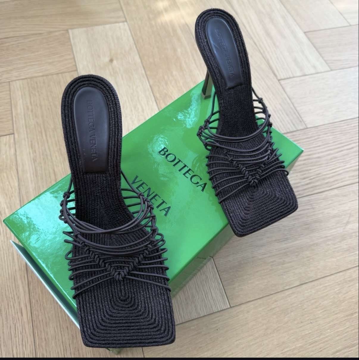 Bottega Veneta sandále