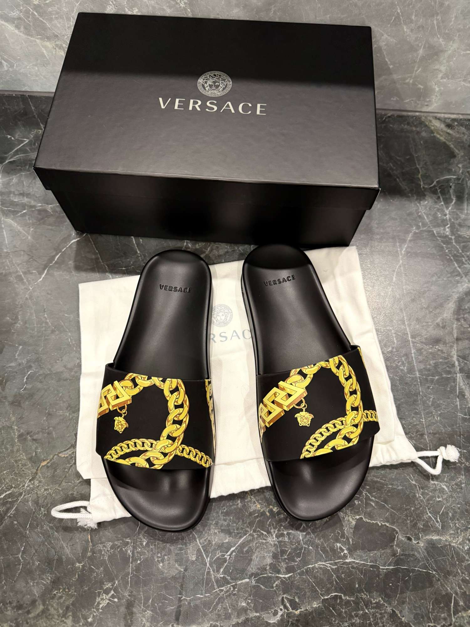 Retiazkové šľapky Versace La Greca