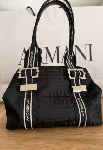 https://vipluxury.sk/Givenchy kabelka