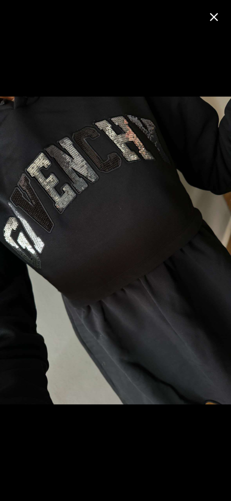 Givenchy šaty