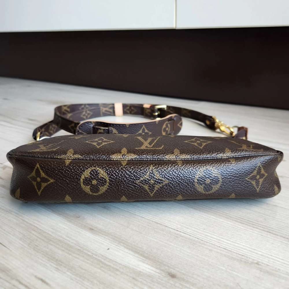 Louis Vuitron Pochette Accessiores