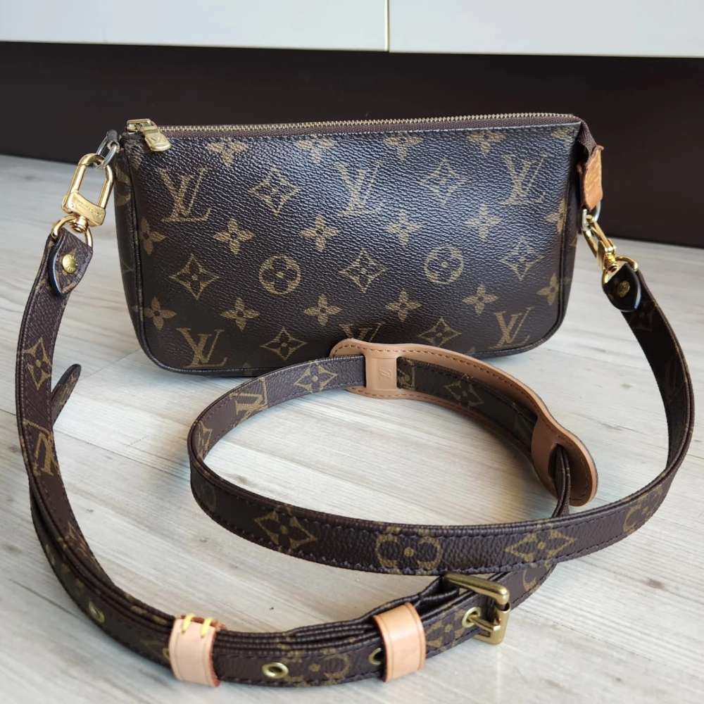Louis Vuitron Pochette Accessiores