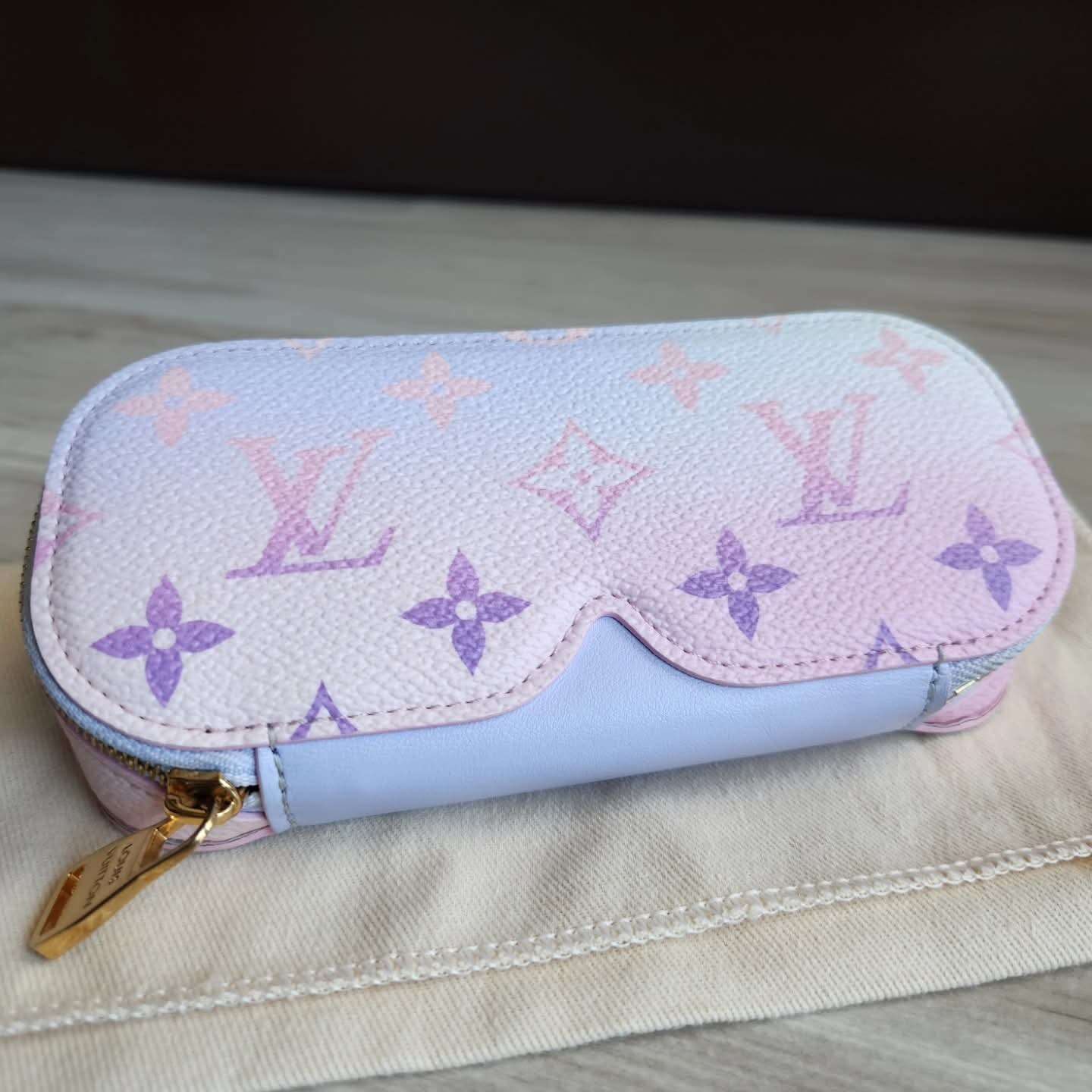Louis Vuitton Pouzro na bryle